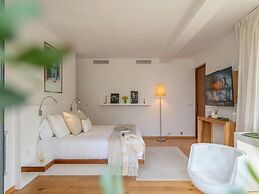 Villa With Multiple Outdoor Terrace