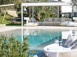 Villa With Multiple Outdoor Terrace