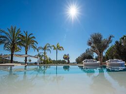 Villa With Multiple Outdoor Terrace