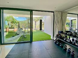 Villa With Multiple Outdoor Terrace