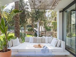 Villa With Multiple Outdoor Terrace