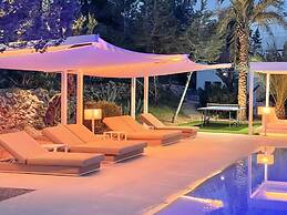 Villa With Multiple Outdoor Terrace