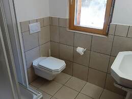 Spacious Apartment With Firepllace