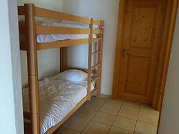 Spacious Apartment With Firepllace