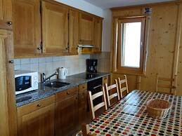 Spacious Apartment With Firepllace