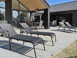 5 Star Holiday Home in Romo