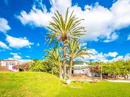 Magnificent Villa With Infinity Pool