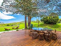 Magnificent Villa With Infinity Pool