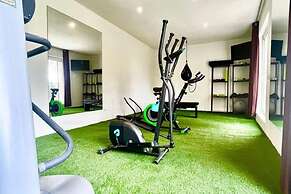 Magnificent Villa With Infinity Pool