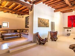 Magnificent Villa With Infinity Pool