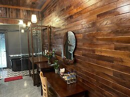 Trang An River Mountain Ecolodge