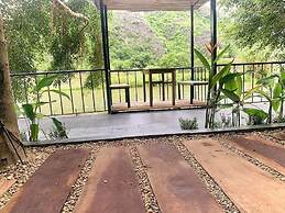 Trang An River Mountain Ecolodge