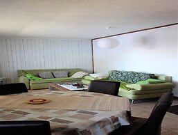 Scenic Mountain View Apartment