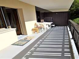 Scenic Mountain View Apartment