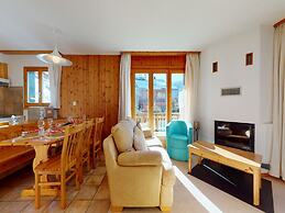 Stunning Apartment With Valley and Mountains