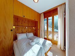 Stunning Apartment With Valley and Mountains