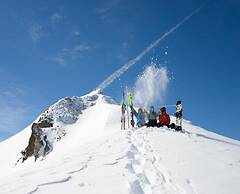 Stunning Apartment With Valley and Mountains