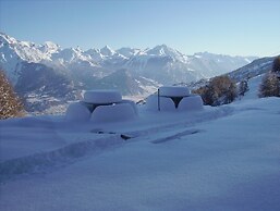 Stunning Apartment With Valley and Mountains