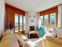 Stunning Apartment With Valley and Mountains