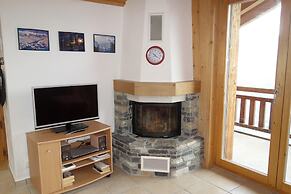 Hilltop Apartment With Views