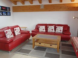 Hilltop Apartment With Views