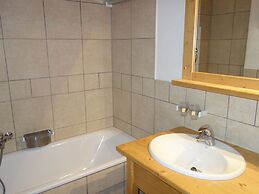 Hilltop Apartment With Views