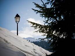 Hilltop Apartment With Views
