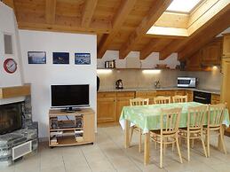 Hilltop Apartment With Views