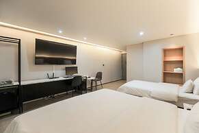 Hwaseong Stay13 Hotel