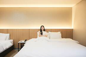 Hwaseong Stay13 Hotel