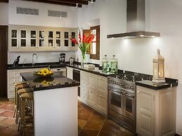 Holiday Home With Spacious Lounge Area