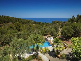 Holiday Home With Spacious Lounge Area