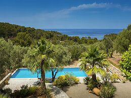 Holiday Home With Spacious Lounge Area