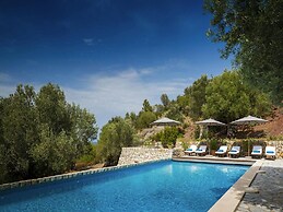 Holiday Home With Spacious Lounge Area