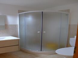 Cozy Apartment in Valley With Patio