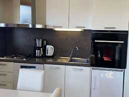 Cozy Apartment in Valley With Patio