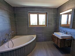 Lavish Apartment Near Ski-slope