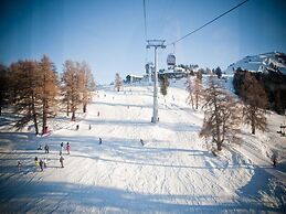 Spacious Chalet Amidst Mountains