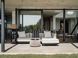 Modern Villa With Minimalistic Decor