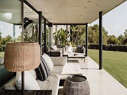 Modern Villa With Minimalistic Decor