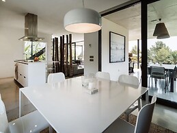 Modern Villa With Minimalistic Decor