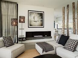 Modern Villa With Minimalistic Decor