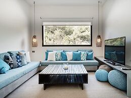 Modern Villa With Minimalistic Decor