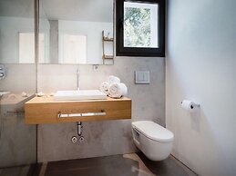 Modern Villa With Minimalistic Decor