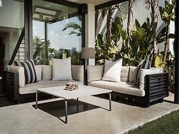 Modern Villa With Minimalistic Decor