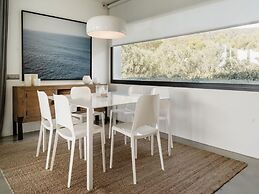 Modern Villa With Minimalistic Decor