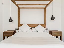 Modern Villa With Minimalistic Decor