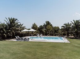 Modern Villa With Minimalistic Decor