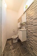 Tranquil and Stylish Apartment Kastel Novi