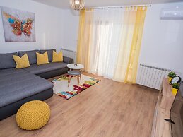 Chic Apartment Tribalj With Private Balcony